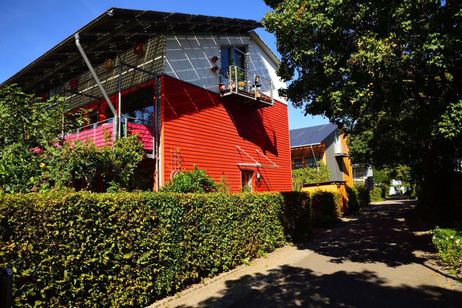Gepflegtes Wohnhaus mit Grundstück – Gebäudeservice und Pflege von Terbeck Service in Gronau